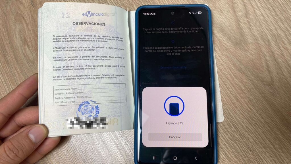 Lectura de chip NFC pasaporte electrónico colombiano.