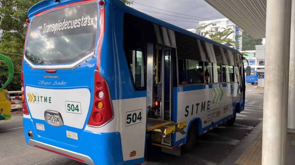 Bus de TransPiedecuesta habilitado para pago con la app SITME.